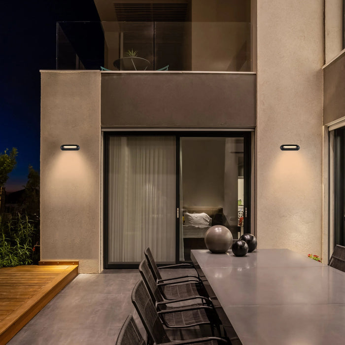 Solar-Powered Tiltable LED Wall Light, Motion Sensor, 3000K
