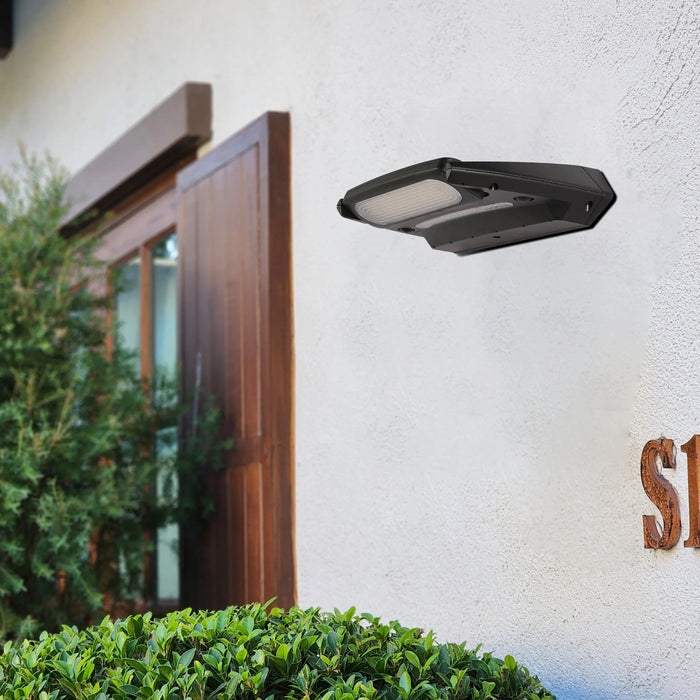 Solar-Powered Tiltable LED Wall Light, Motion Sensor, 3000K